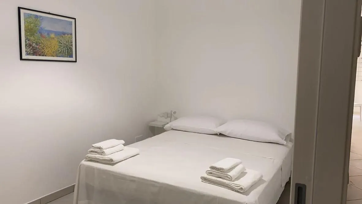 Carolina Apartments - Bilocale Capo dʼOrlando 0*,  Italia